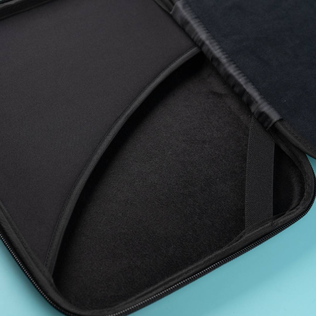 Portfolio Case & Gadget Organizer with Tablet Sleeve for iPads & Tablets Upto 11” with Accessories pocket for Pencil, Cables & Hubs - Image 4